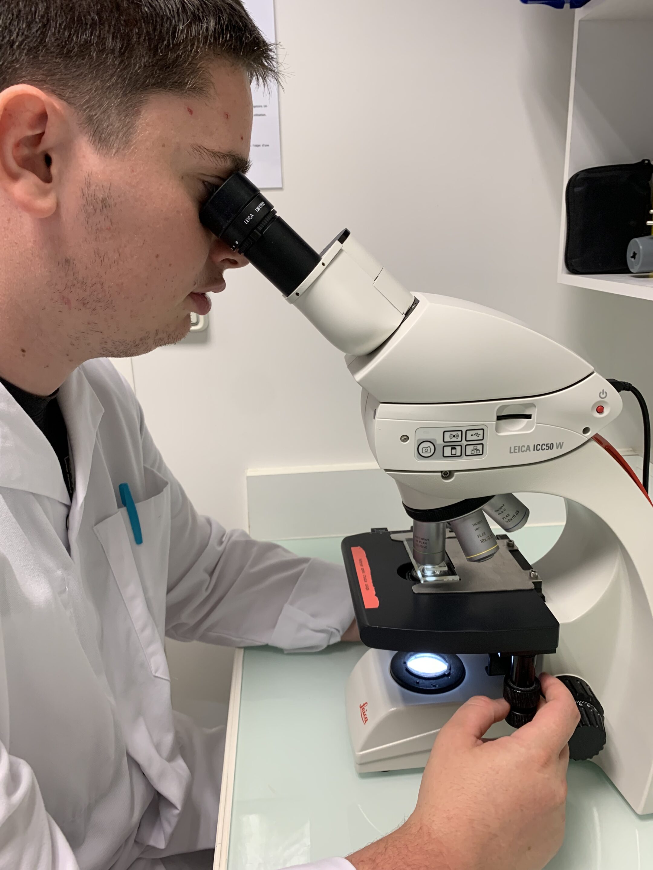 Analyse_Recherche de parasites au microscope Analyse_Recherche de parasites au microscope